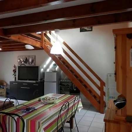 House 15 Rue Des Palombes Nyaraló *